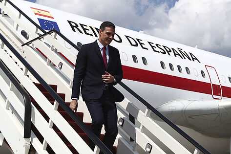 PEDRO SANCHEZ SE VA A HOLLYWOOD… Y “NO LE DA TIEMPO” A VER A BIDEN
