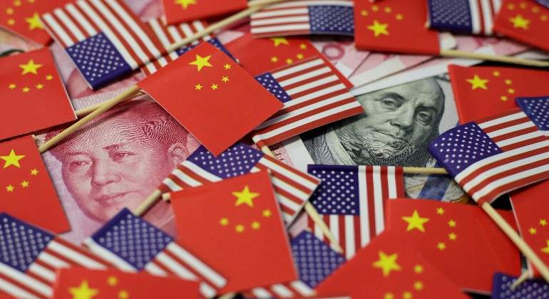 china eeuu banderas dolar yuan guerra comercial reuters 770x420
