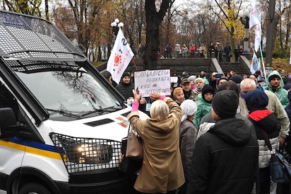 NEGACIONISTAS EN KIEV