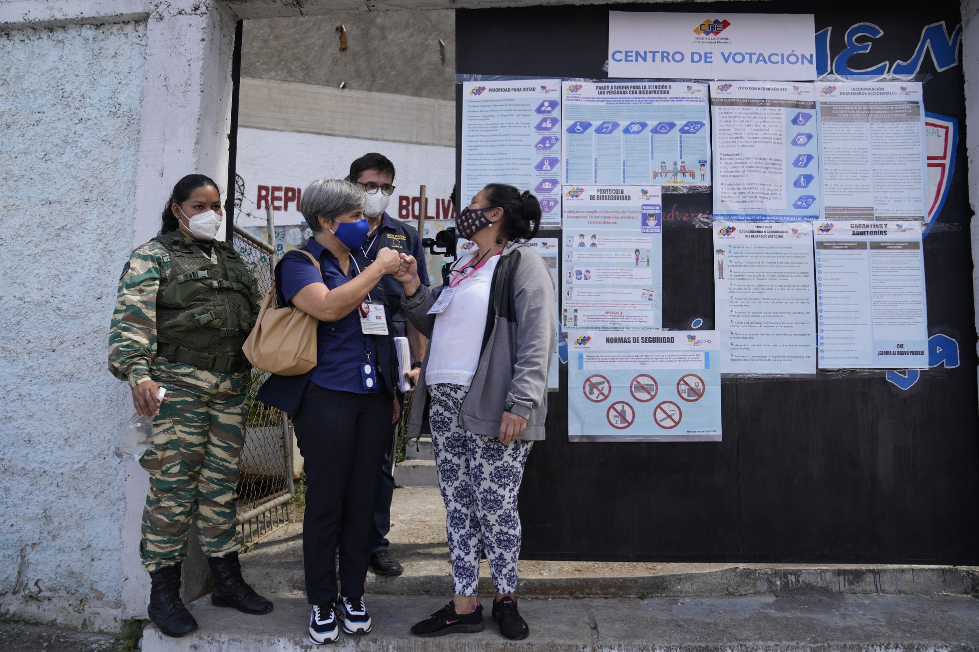 MADURO EXPULSA A LOS OBSERVADORES DE LA UE