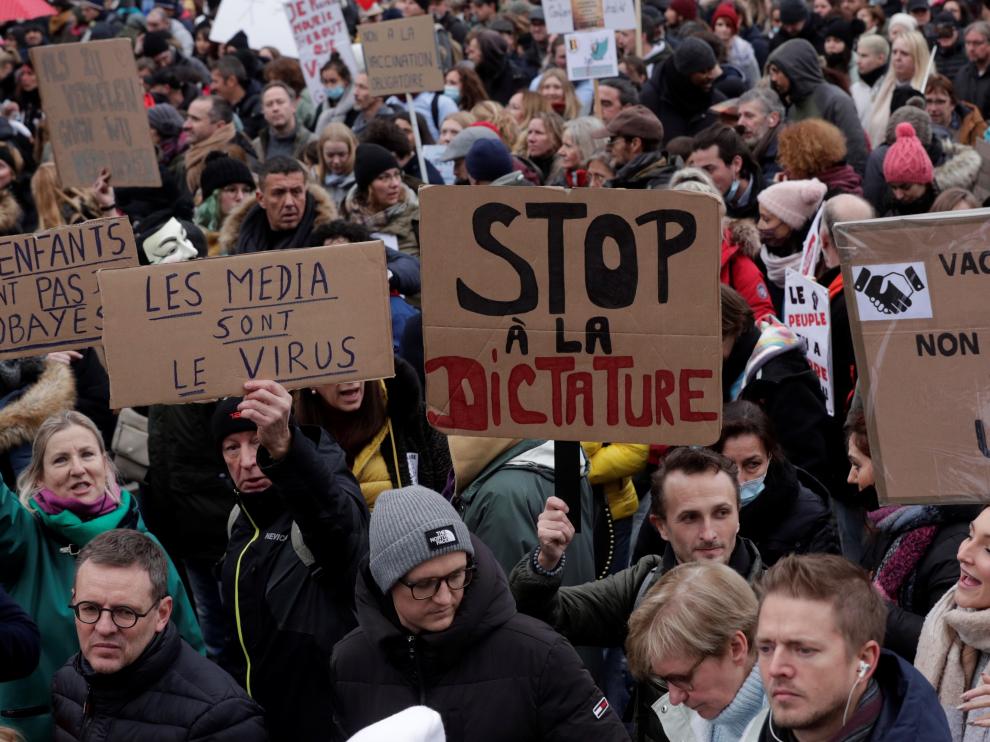 demonstration against covid 19 measures