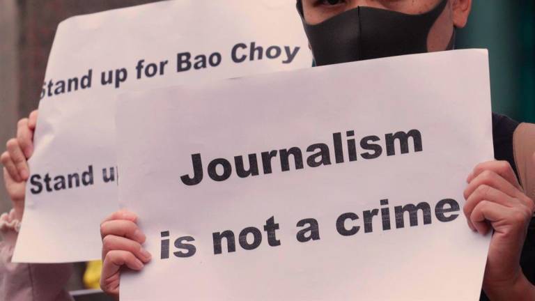 HONG KONG: TRAS LA DEVOLUCIÓN, NUEVO GOLPE A LA OPOSICIÓN