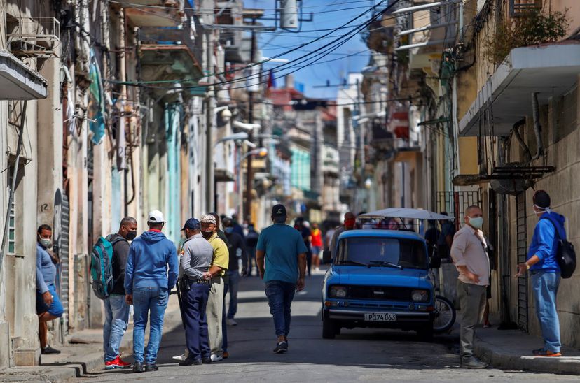 CUBA SUPERA SUS PEORES PRONÓSTICOS ANTE EL AVANCE DE LA COVID