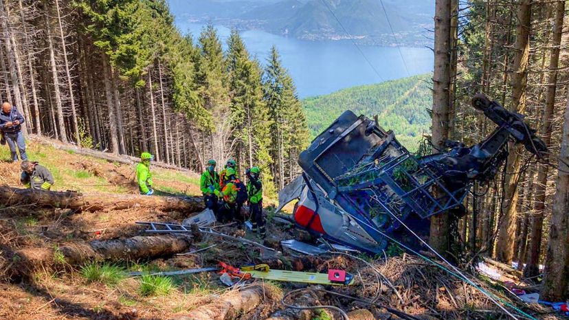 ITALIA: TRAGEDIA EN UN TELEFÉRICO