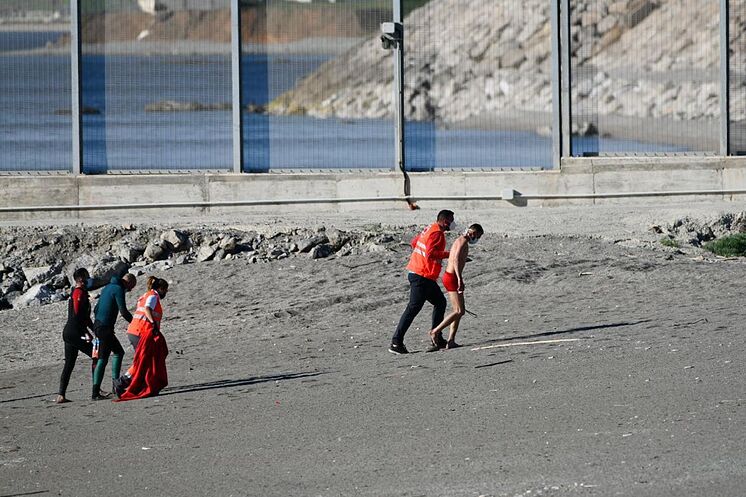 EL MAS VIL CINISMO JUEGA CON LAS VIDAS DE LOS INMIGRANTES