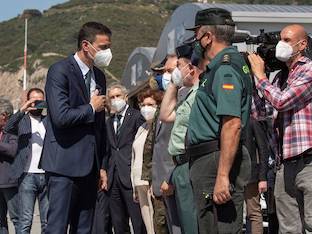 sanchez llega a ceuta y pide a marruecos respeto a las fronteras mutuas