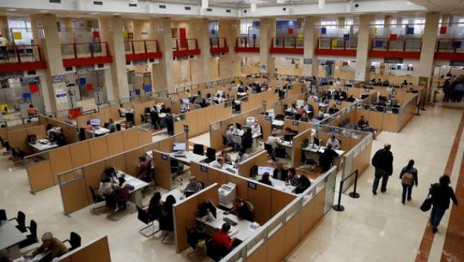 El TS rectifica: los funcionarios interinos se convertirán en indefinidos no fijos