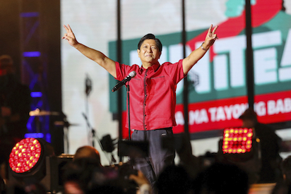 LOS POLITICOS SON UNA ESTIRPE TAN CORRUPTA