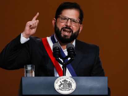 AL IZQUIERDISTA BORIC ¿NO SE LE OCURRE HACER OTRA COSA?