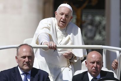 EL PAPA Y LAS LENGUAS DE LAS SUEGRAS