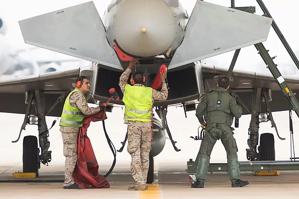 ESPAÑA REFUERZA SU ARMAMENTO AÉREO