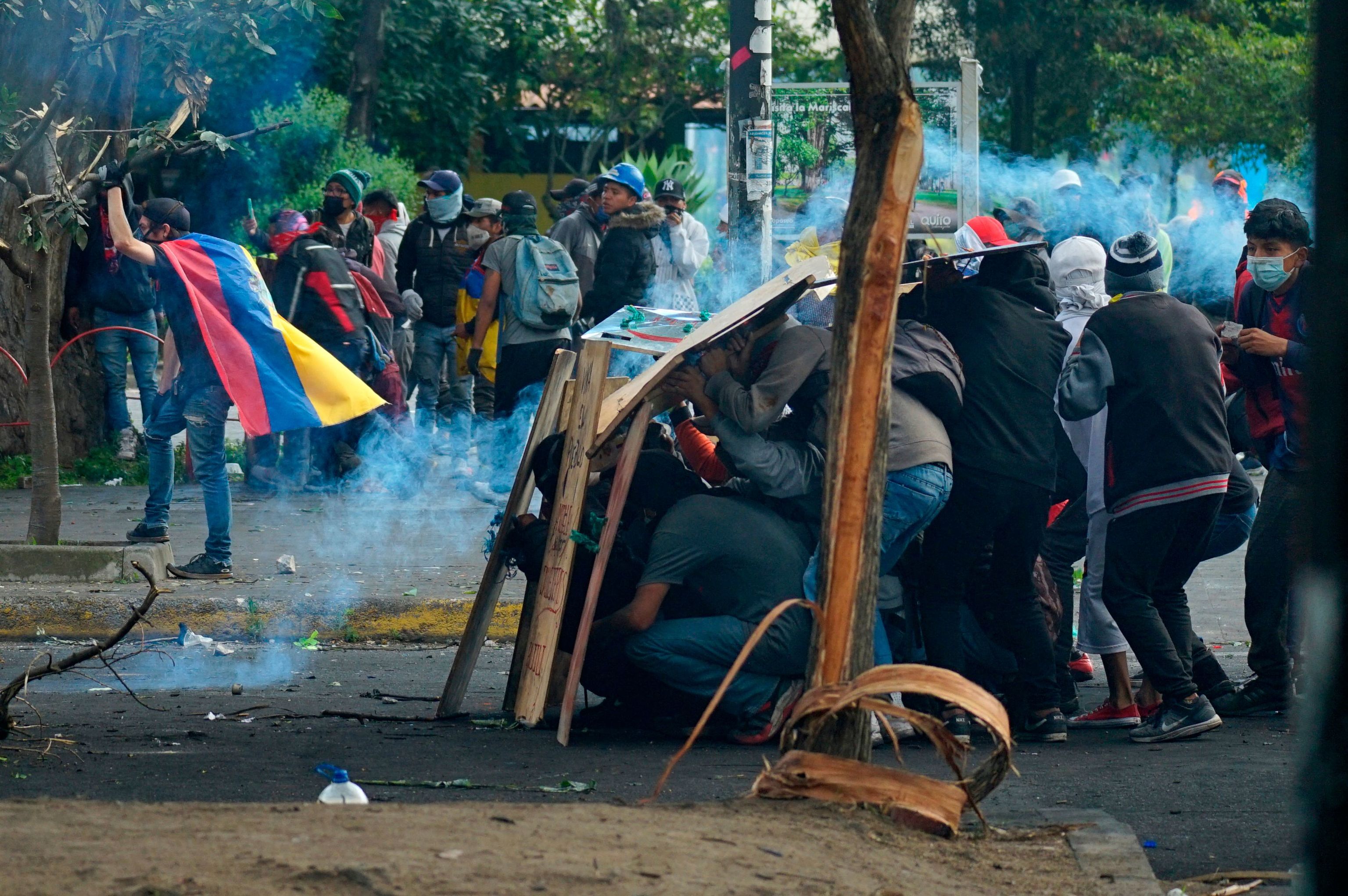 ATAQUE EN ECUADOR: ESTAMOS ANTE UNA CRISIS MUNDIAL DE LA DEMOCRACIA