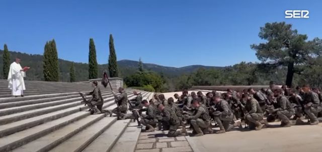 EN EL EJÉRCITO LA TROPA OBEDECE, Y PUNTO
