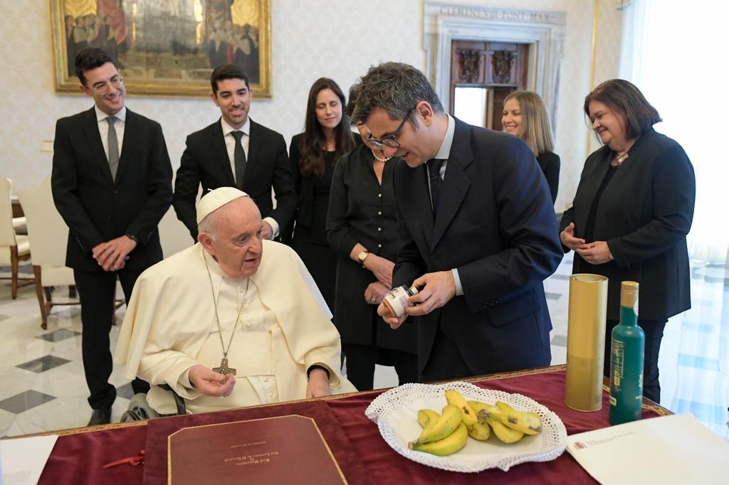 BOLAÑOS CON PLÁTANOS AL PAPA