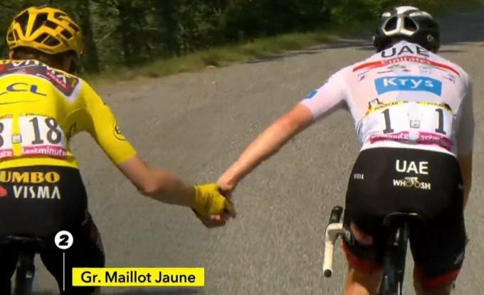 DOS DETALLES HUMANISTAS EN EL TOUR DE FRANCIA