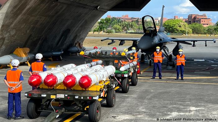 MÁS MADERA DE OCCIDENTE PARA EL FUEGO DEL CONFLICTO TAIWÁN-CHINA
