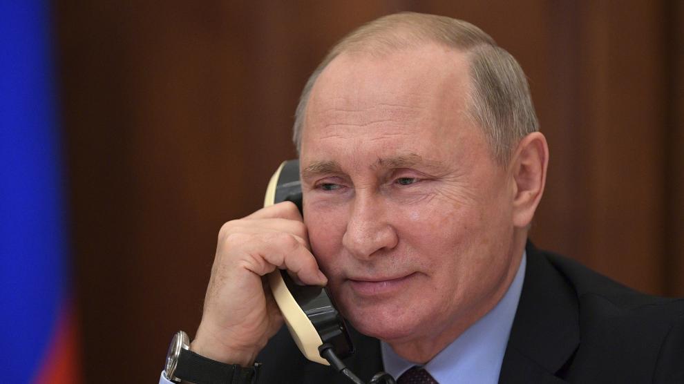 vladimir putin conversa por telefono