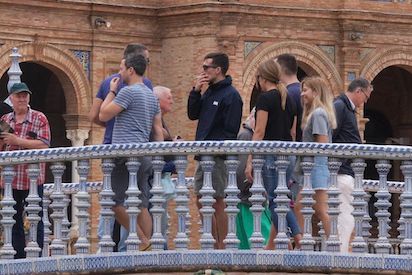 SE PROHIBE FUMA EN EL PARQUE DE MARIA LUISA: POSTUREO POLITICO