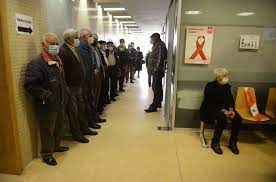 SANIDAD EN ESPAÑA: 113 DIAS EN LA SALA DE ESPERA ¿QUIÉN DA LA VEZ?