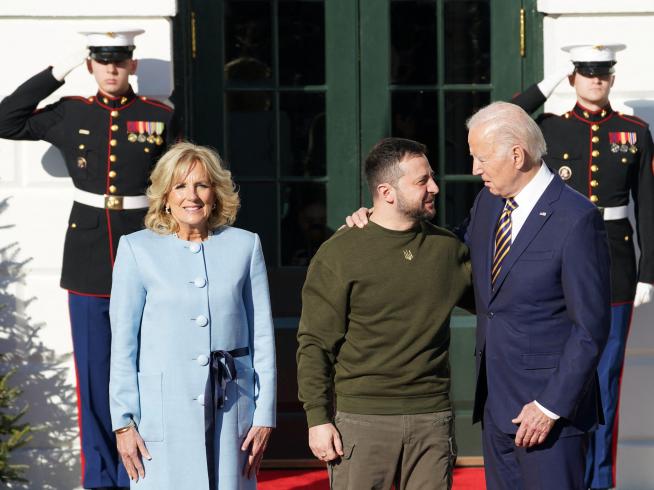 biden y zelenski a las puertas de la casa blanca