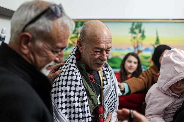 BUENA NOTICIA: ISRAEL LIBERA AL PRESO PALESTINO MÁS ANTIGUO