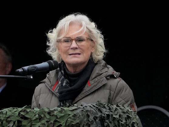 ¿SE IMAGINAN QUE DIMITA MARGARITA ROBLES?