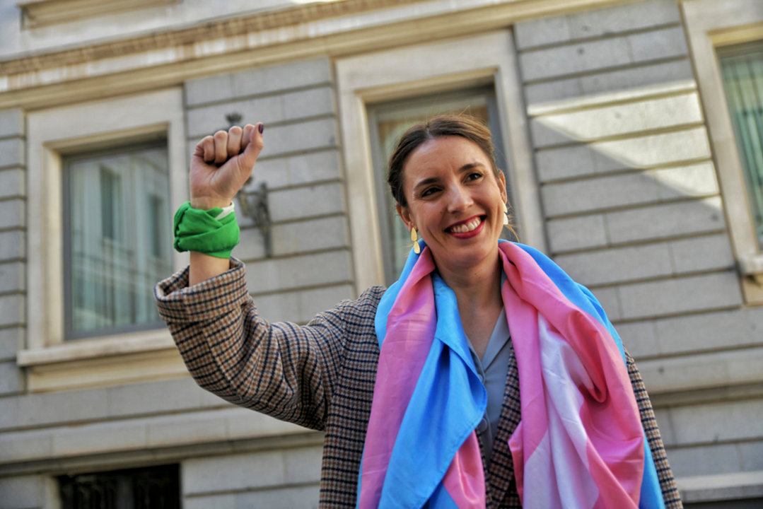 LEY DEL ABORTO Y LEY TRANS: NO DAN DERECHO, PERO DESPENALIZAN Y PROMUEVEN