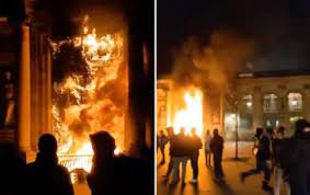 LA VIOLENCIA AUMENTA EN LAS PROTESTAS EN FRANCIA