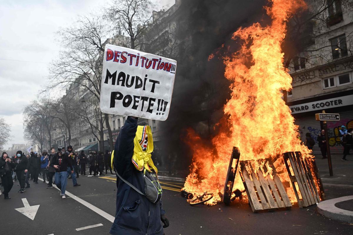 FRANCIA SIGUE EN PIE DE GUERRA CONTRA LA REFORMA DE LAS PENSIONES