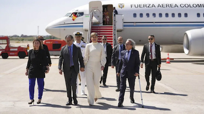 PETRO LLEGO A ESPAÑA… PARECE