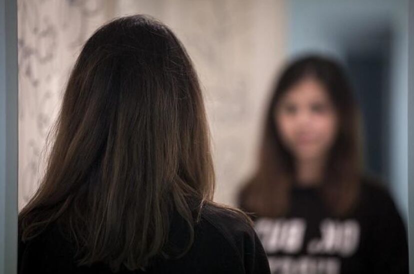 ATENCIÓN ANTE EL SUICIDIO DE ADOLESCENTES EN ESPAÑA. LAS COSAS NO SON CASUALES