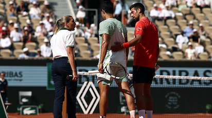 ALCARAZ PIERDE, LESIONADO, ANTE DJOKOVIC
