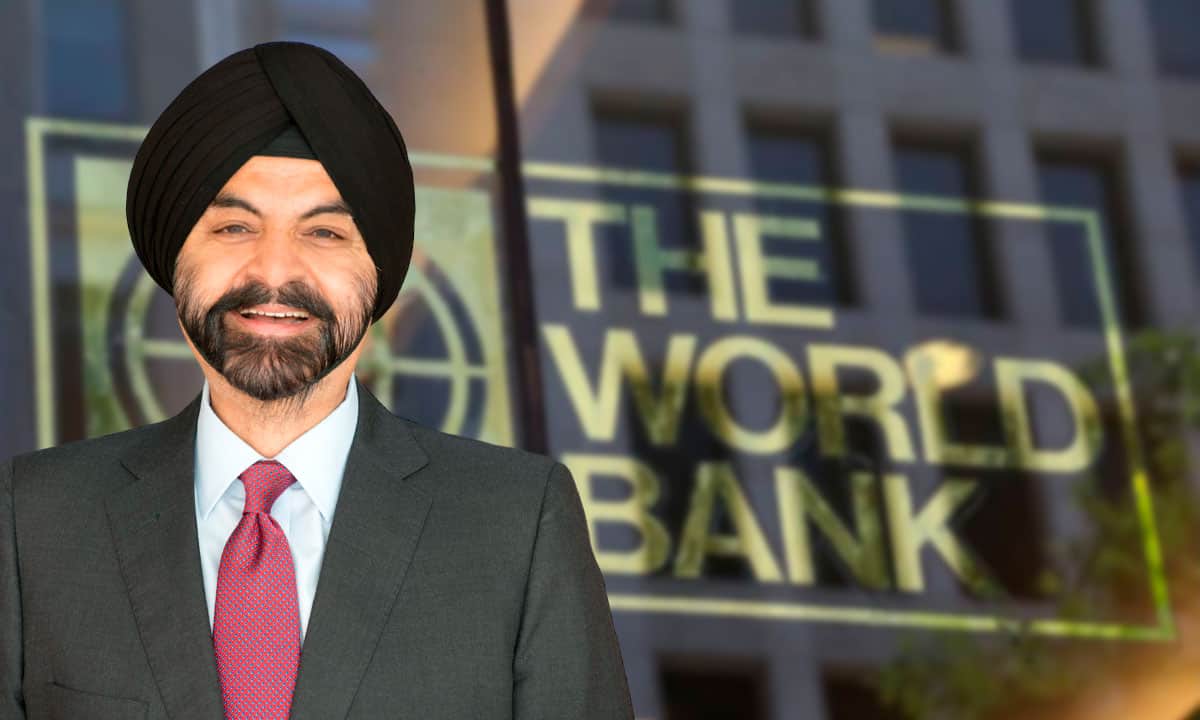 DE INDIA A DIRECTOR DEL BANCO MUNDIAL