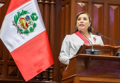 PERU Y SU PRESIDENTA EN LA CUERDA FLOJA
