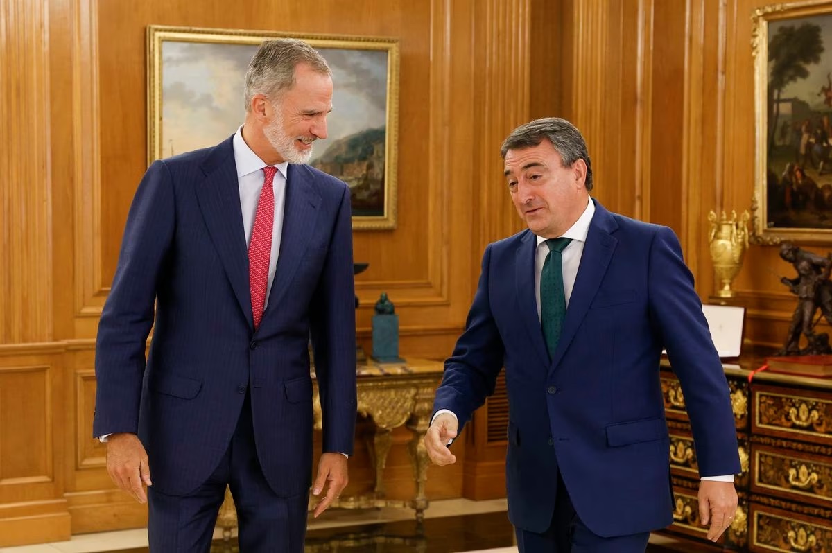 Y EN ESPAÑA EL SHOW POLITICO CONTINÚA