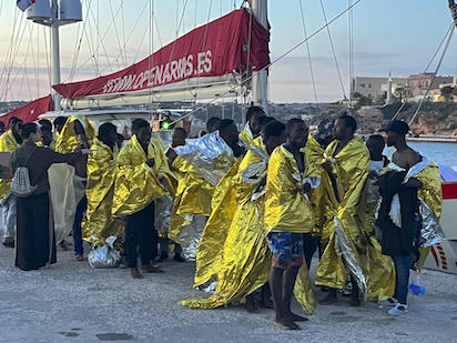 LLEGADA MASIVA DE EMIGRANTES A LAMPEDUSA