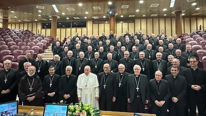 Foto familia Papa obispos espanoles 2619348060 16820271 660x371