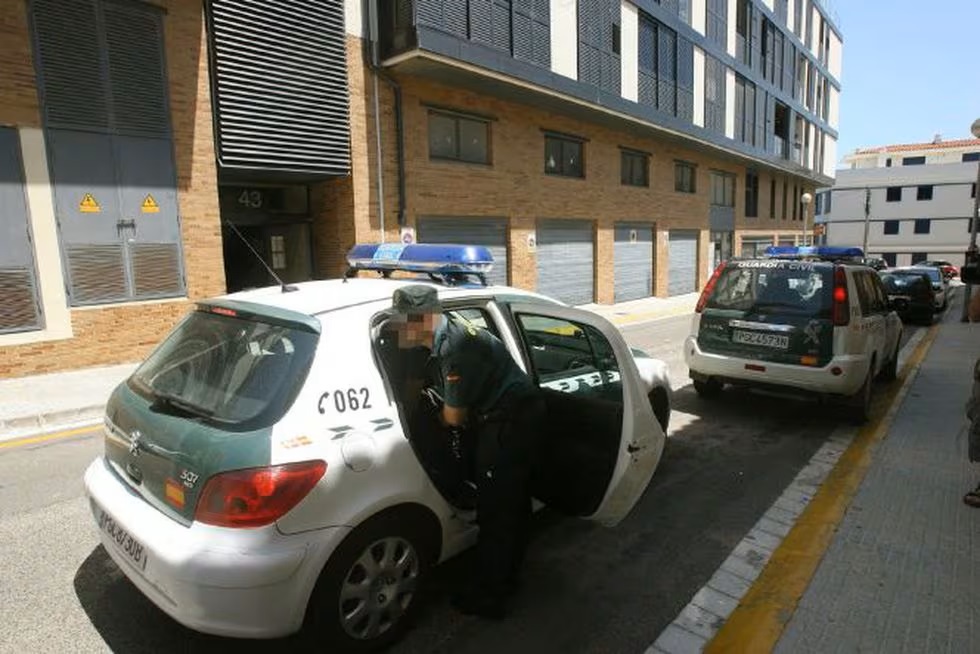 LA PRIMERA EN LA FRENTE: NUEVA VIOLACIÓN GRUPAL