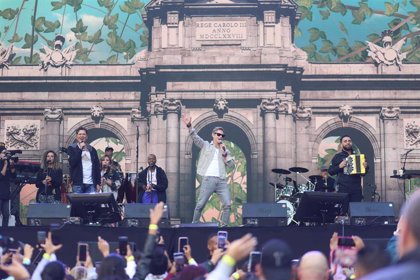 CARLOS VIVES EN LA PUERTA DE ALCALÁ
