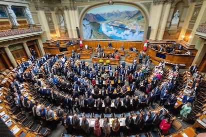 SUIZA: OTRO PAIS QUE GIRA A LA DERECHA POR LOS MIGRANTES