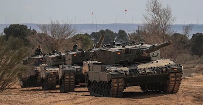 ESPAÑA HACE CAJA CON LA GUERRA