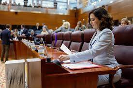 AYUSO DICE NO A EUROVEGAS: NOS ALEGRAMOS, NO POR LO MISMO QUE ELLA, CLARO
