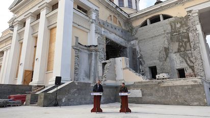 LOS RUSOS AVISAN A ZELENSKI Y A SUS VISITAS
