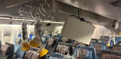 TURBULENCIAS MORTALES EN UN AVION A SINGAPUR