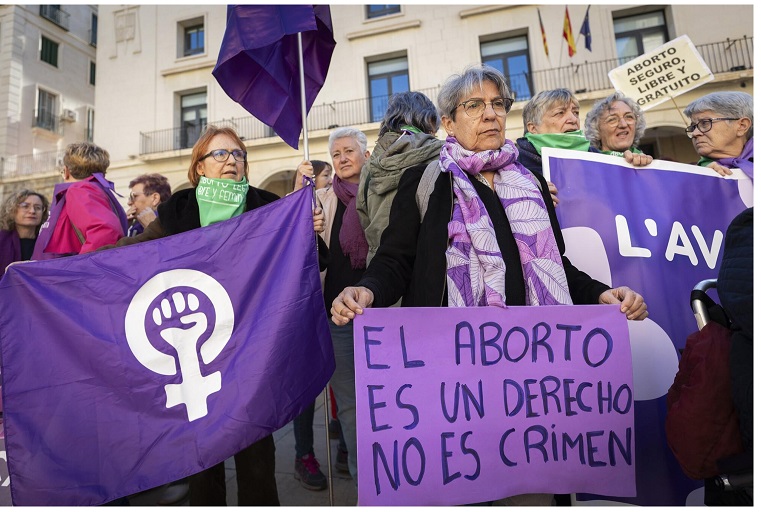 LAS MENORES DE 16 AÑOS PODRÁN ABORTAR, PERO EL VARÓN SIGUE SIN TENER RESPONSABILIDAD