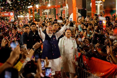 ELECCIONES EN INDIA: GANA MODI, PERO MENOS