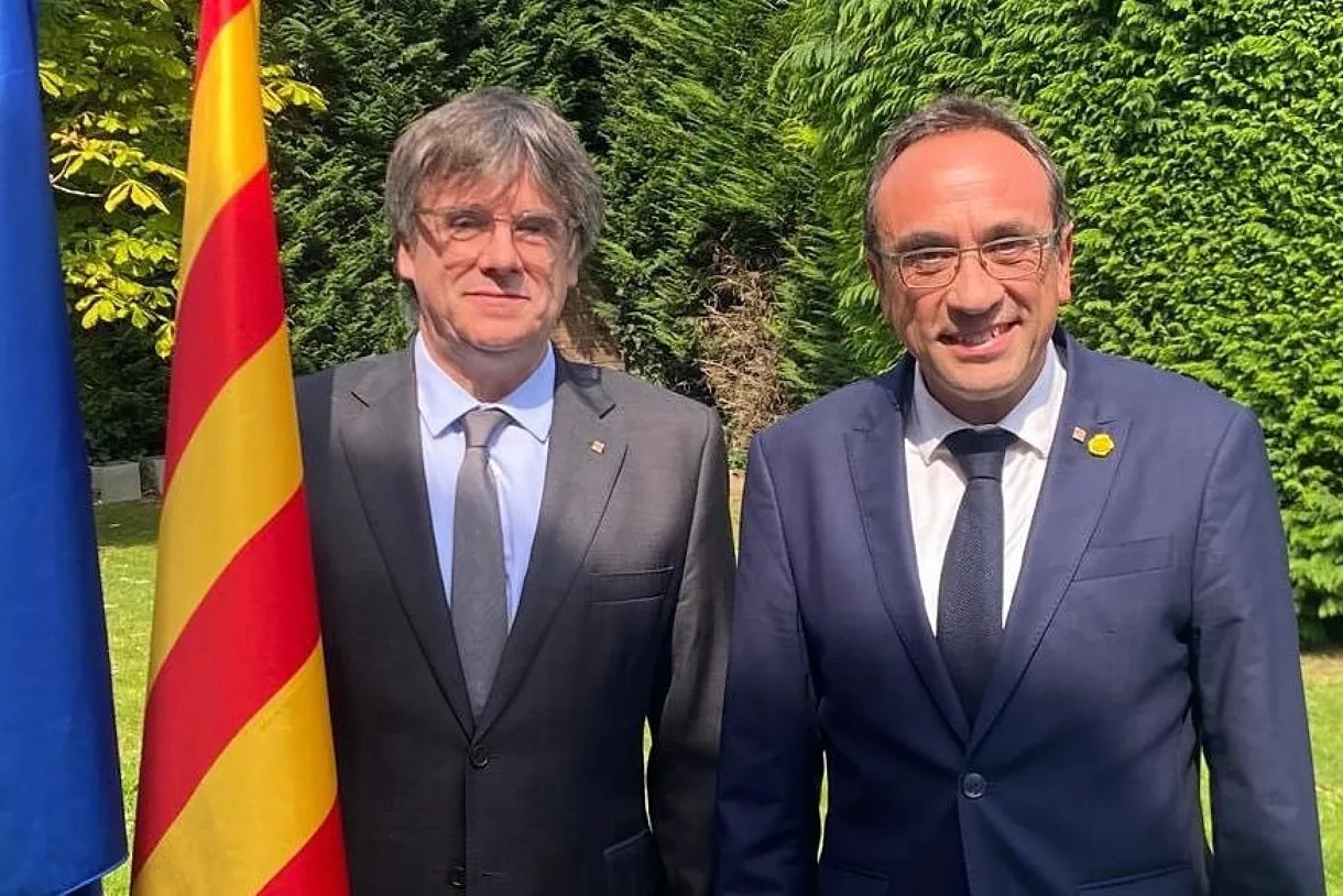 ¿QUIEN PARA EL “EXILIO INFAME” DE PUIGDEMONT?
