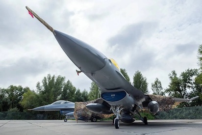 ZELENSKI -POR BOCÓN- SE QUEDA SIN AERÓDROMO PARA LOS F-16