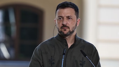 A ZELENSKI SE LE CAEN LOS F-16