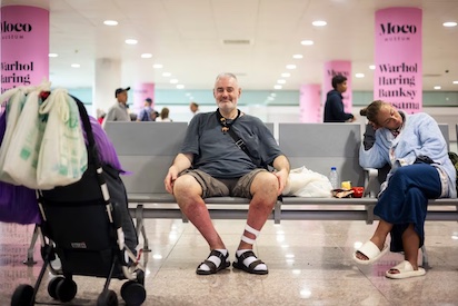 MADRID Y BARCELONA: AEROPUERTOS-HOGAR PARA “SIN TECHO”